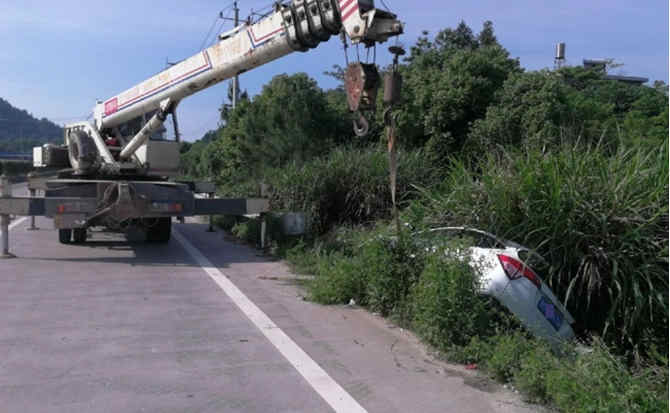 北区重载吊车救援 北区重载吊车救援